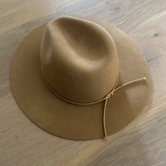 Ecote tan wool hat. Worn once! - Picture 2 of 4